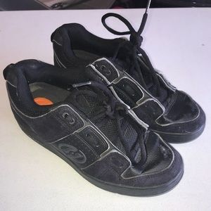 Heely’s Men’s size 8 Black wheeled shoes